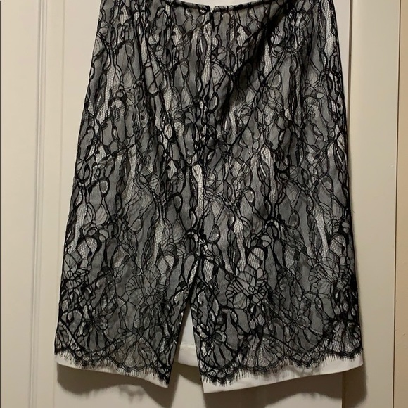 Gorgeous lace skirt - Picture 4 of 6